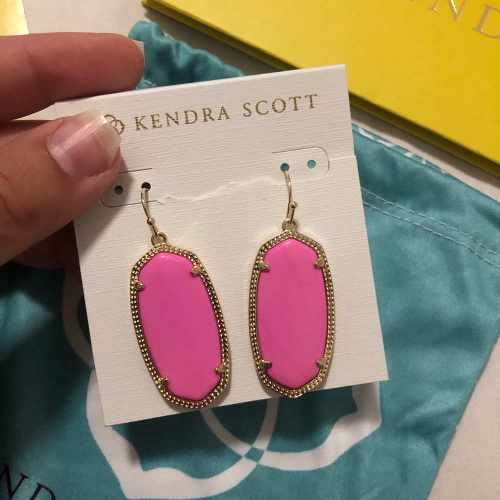 Kendra Scott Elle Earrings in Gold & Magenta
